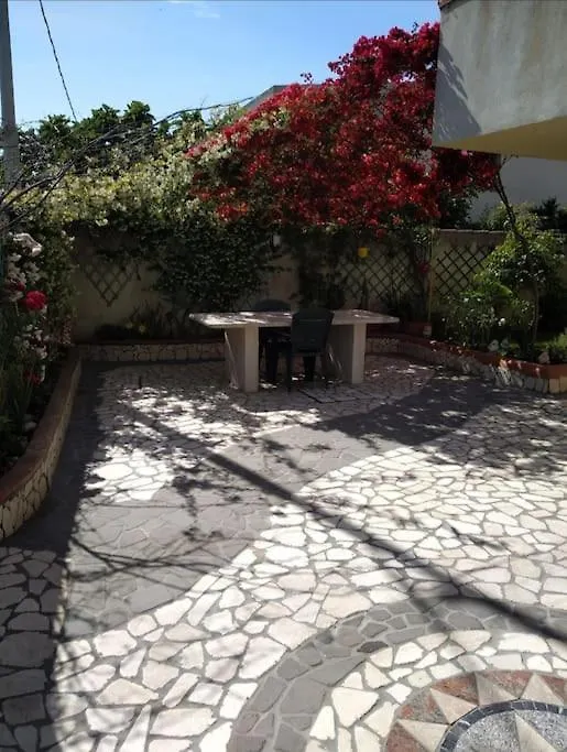 오로세 Gollai House 아파트